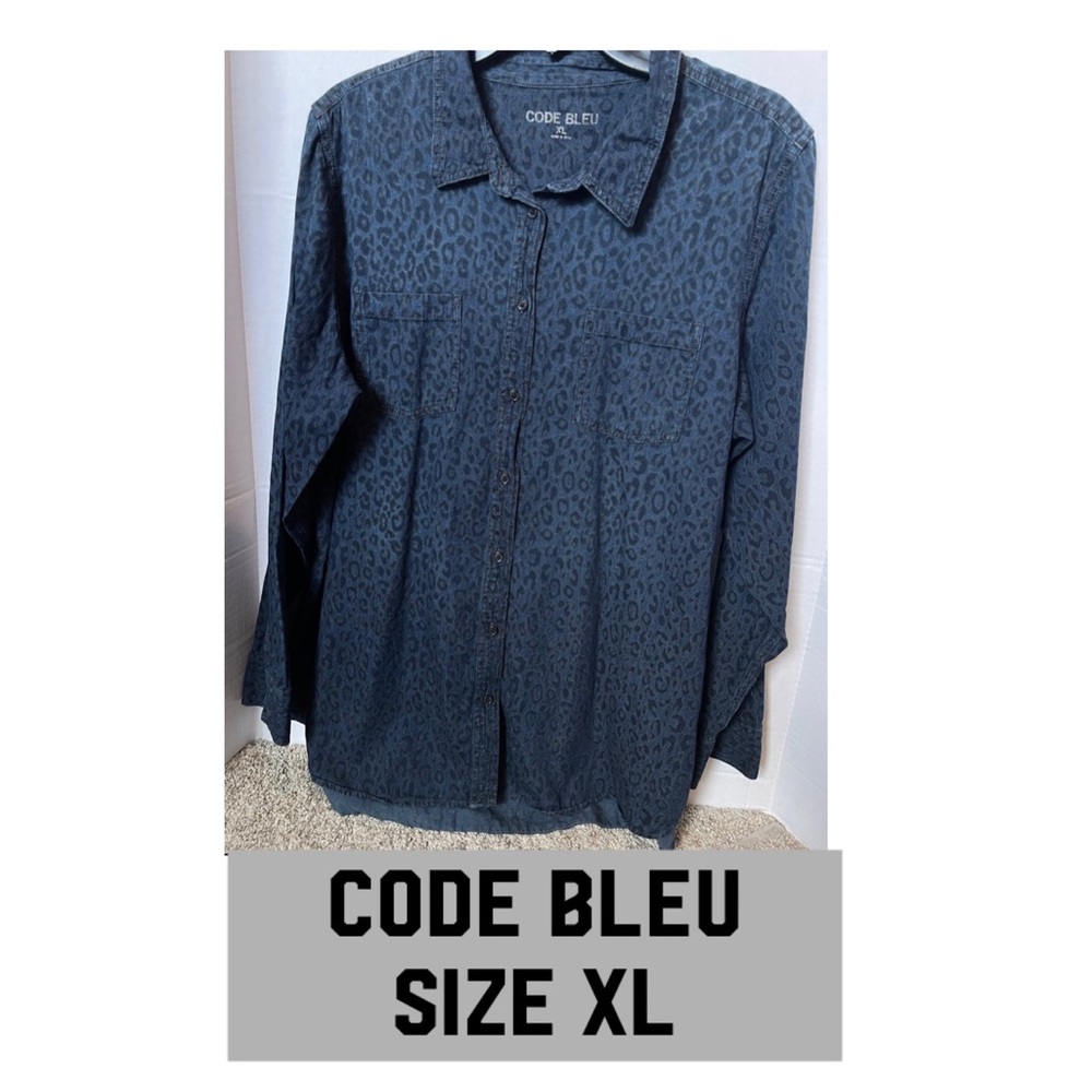 Code Bleu Button Down Animal Print Denim Shirt Si… - image 1